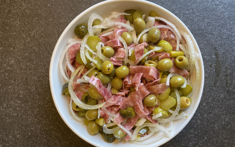 ENSALADA DE CABEZA DE JABALI Y PIPARRAS